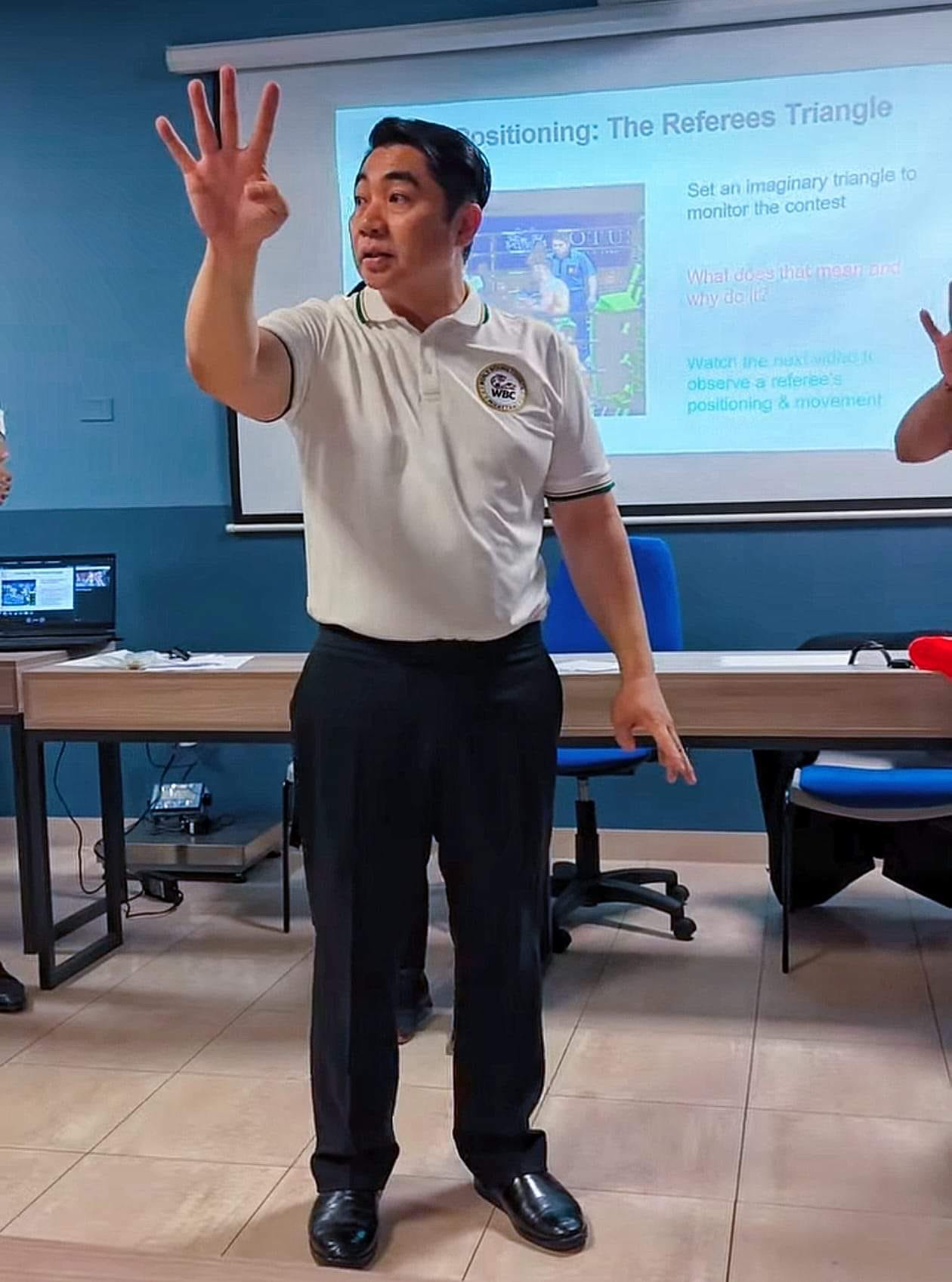 11.10.2024 - Seminar pentru Arbitri de Muay Thai la Verona în Italia