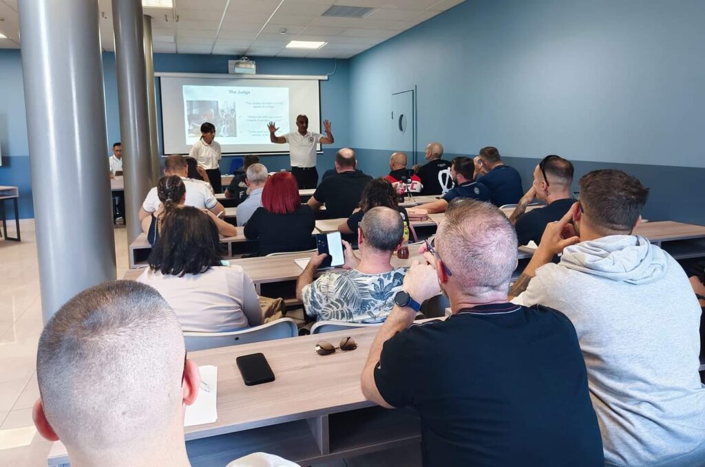 11.10.2024 - Seminar pentru Arbitri de Muay Thai la Verona în Italia