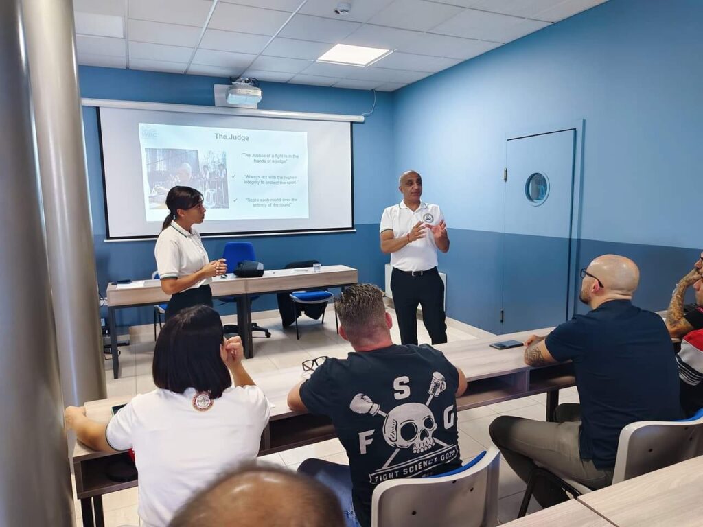 11.10.2024 - Seminar pentru Arbitri de Muay Thai la Verona în Italia