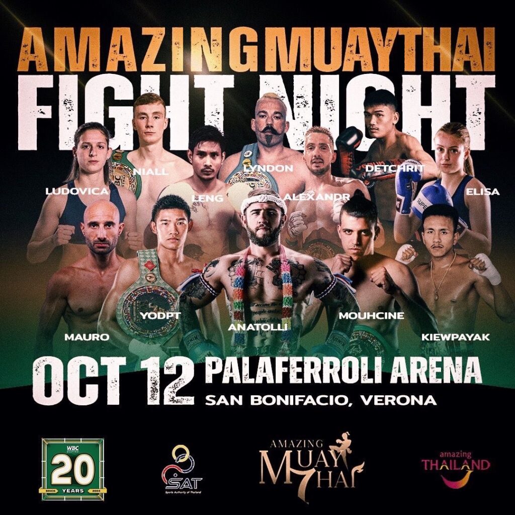 Pe 12 octombrie, la PALAFERROLI ARENA din San Bonifacio, Verona, este programată o seară extraordinară de acțiune MuayThai de elită. În evenimentul principal al galei Amazing MuayThai Fight Night, se anunță o confruntare electrizantă: Yodpt Petchrungruang se va înfrunta cu Kiewpayak Jitmuangnon pentru titlul mondial WBC MuayThai la categoria super-pană. Această luptă de gală promite un spectacol de înalt nivel, evidențiind măiestria tehnică și tenacitatea a doi dintre cei mai buni luptători din MuayThai, sub semnul aniversării a 20 de ani de existență a acestui eveniment de prestigiu.