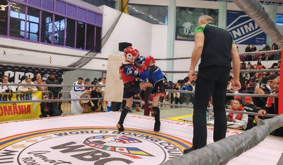 15.02.2024 - Sibiu - Ring Muay Thai - Team Romania #sibiu Băieți -18 ani / C Class - 4-9 Meciuri / 8-9 ani / -25 kg Kevin Cojocaru ACADEMIA C.MOROSANU MILITARI vs David Emanuel Stuparu ACS S.A.B STUPARU